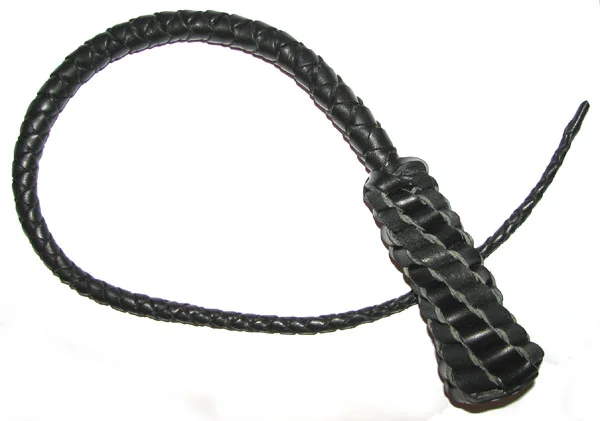 Bič krátký černý s koženou pletenou rukojetí. Cena dle délky od 2000 Kč