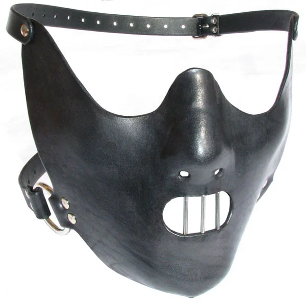 Maska Hannibal Lecter černá. Cena 3000 Kč