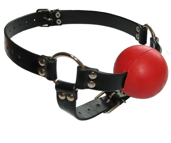 Roubík kuličkový červený 5cm s páskem pod bradu. Cena 650 Kč