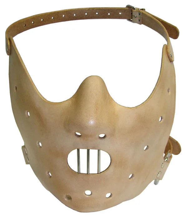 Maska Hannibal Lecter přírodní. Cena 3000 Kč